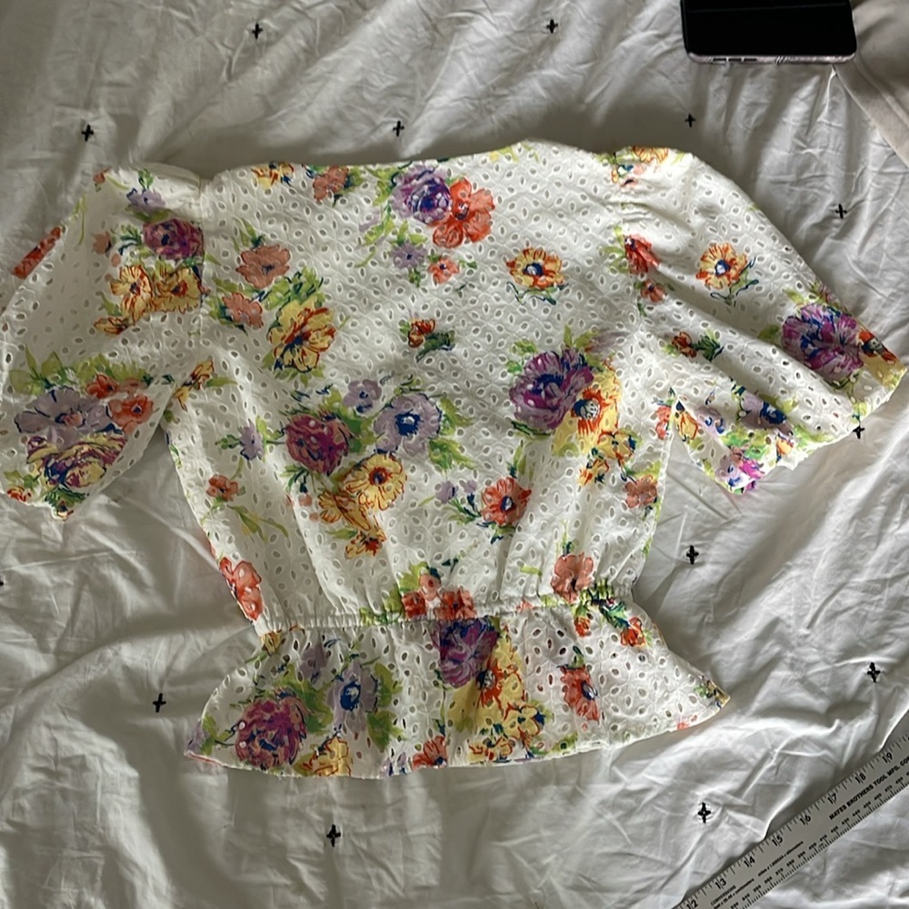 WAYF Bianca Puff Sleeve Floral V-neck Top Shirt ASO Black-ish size XS - Picture 12 of 13